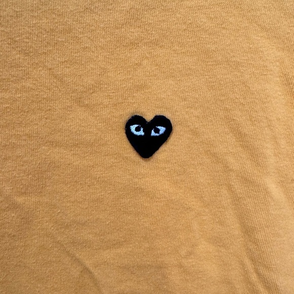 Comme des Garçons PLAY Womens Heart T-Shirt in Yellow - Medium Short Sleeves - Picture 3 of 4